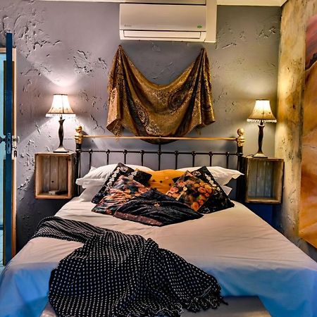 Iszis Guest House บลูมฟอนเทน ภายนอก รูปภาพ