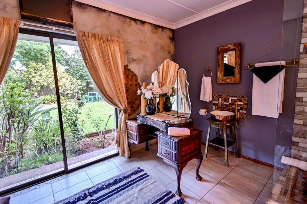 Iszis Guest House บลูมฟอนเทน ภายนอก รูปภาพ