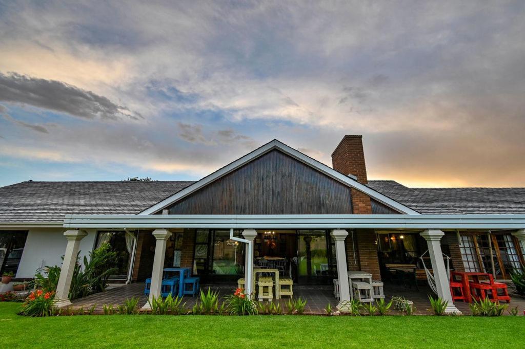 Iszis Guest House บลูมฟอนเทน ภายนอก รูปภาพ