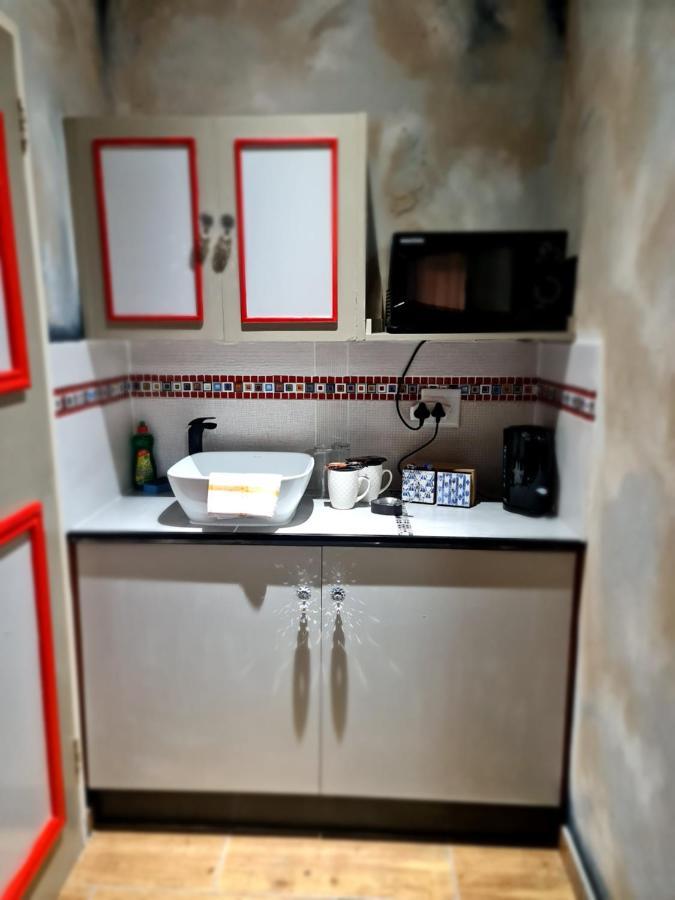 Iszis Guest House บลูมฟอนเทน ภายนอก รูปภาพ