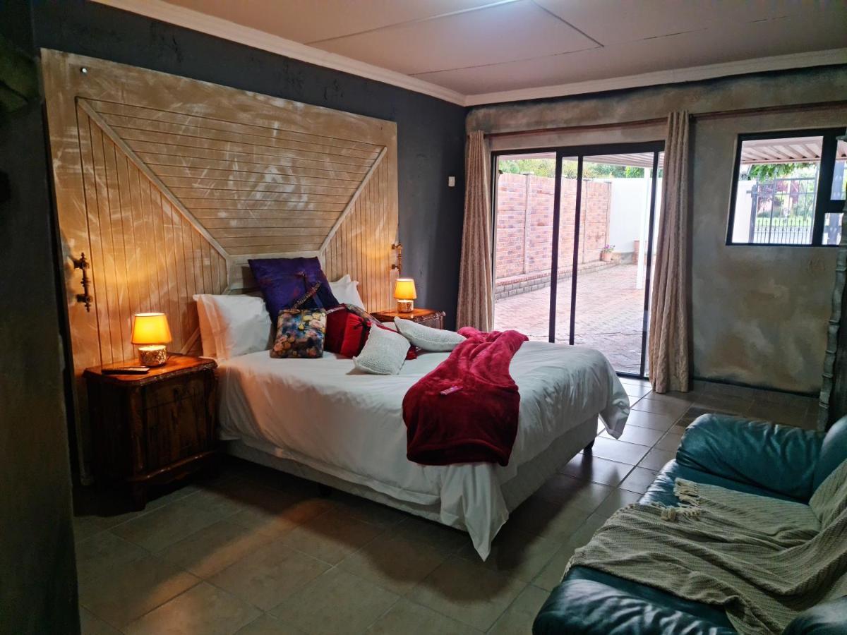 Iszis Guest House บลูมฟอนเทน ภายนอก รูปภาพ